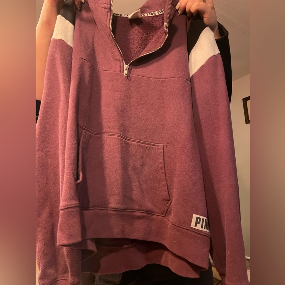 Women’s sweatshirt